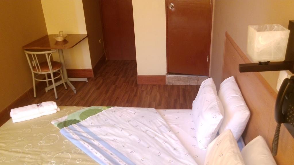 Hospedaje Oasis チクラーヨ 部屋 写真